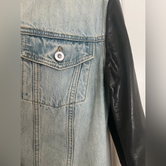 Danier super trendy distressed jean and leather jacket - size XS - preloved - Picture 2 of 5